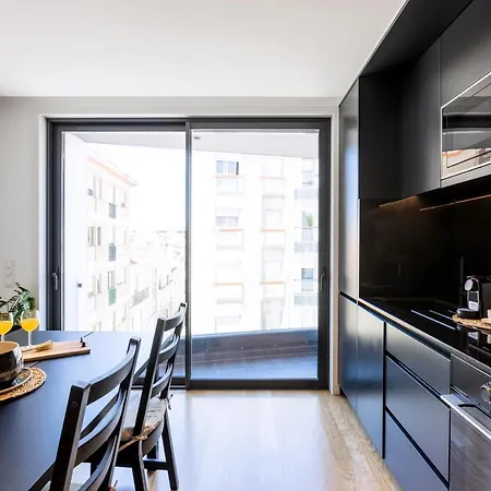 Camoes Downtown With Parking Apartment *