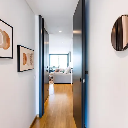 Camoes Downtown With Parking Apartment *