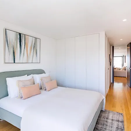Camoes Downtown With Parking Apartment *