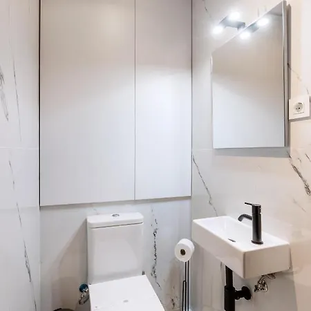 Camoes Downtown With Parking Apartment Porto