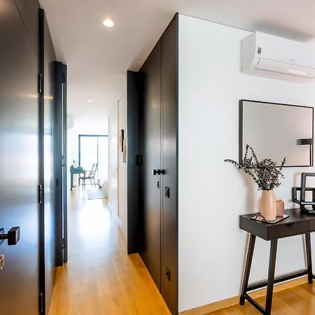 Apartment Camoes Downtown With Parking Porto