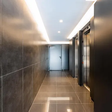 Camoes Downtown With Parking Apartment *